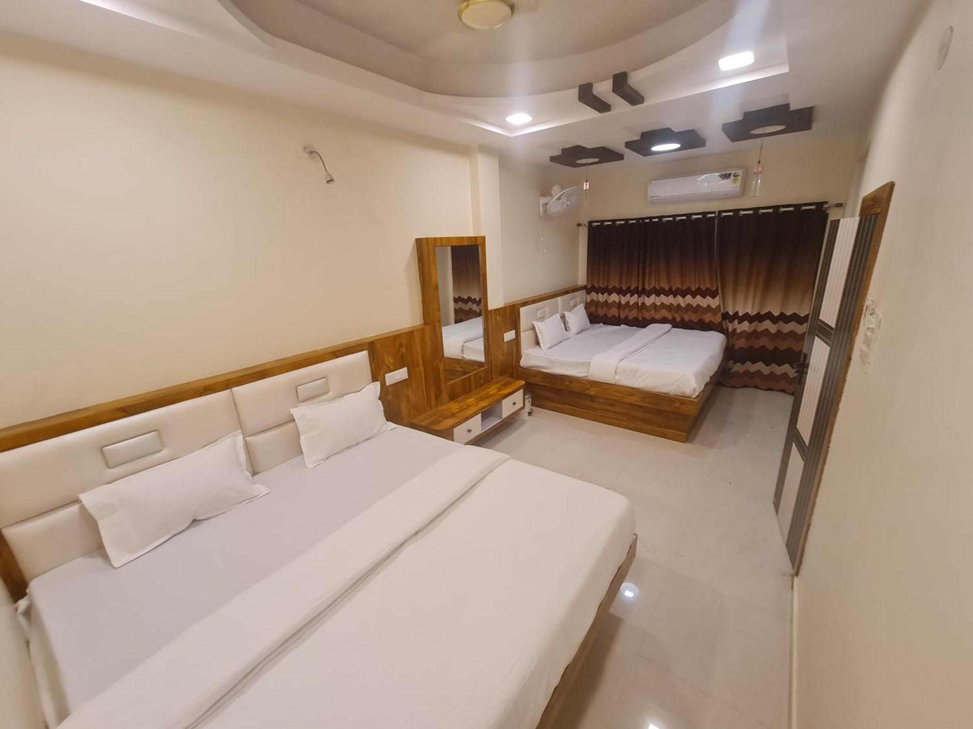 Hotel Empire اوجاين المظهر الخارجي الصورة