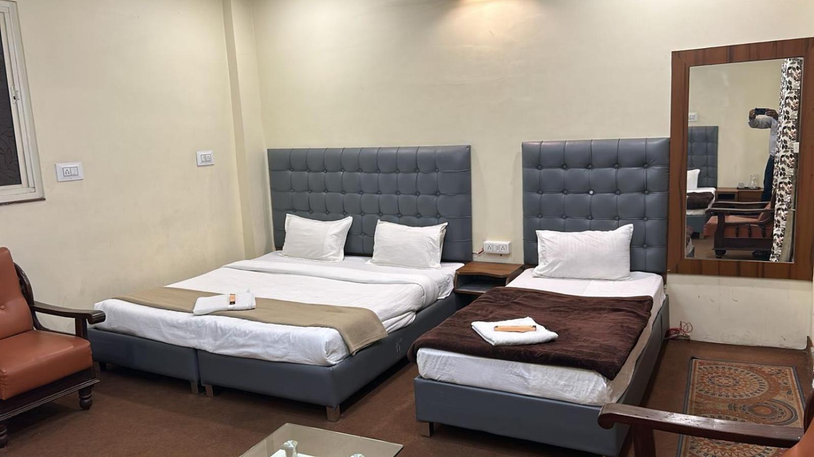 Hotel Empire اوجاين المظهر الخارجي الصورة