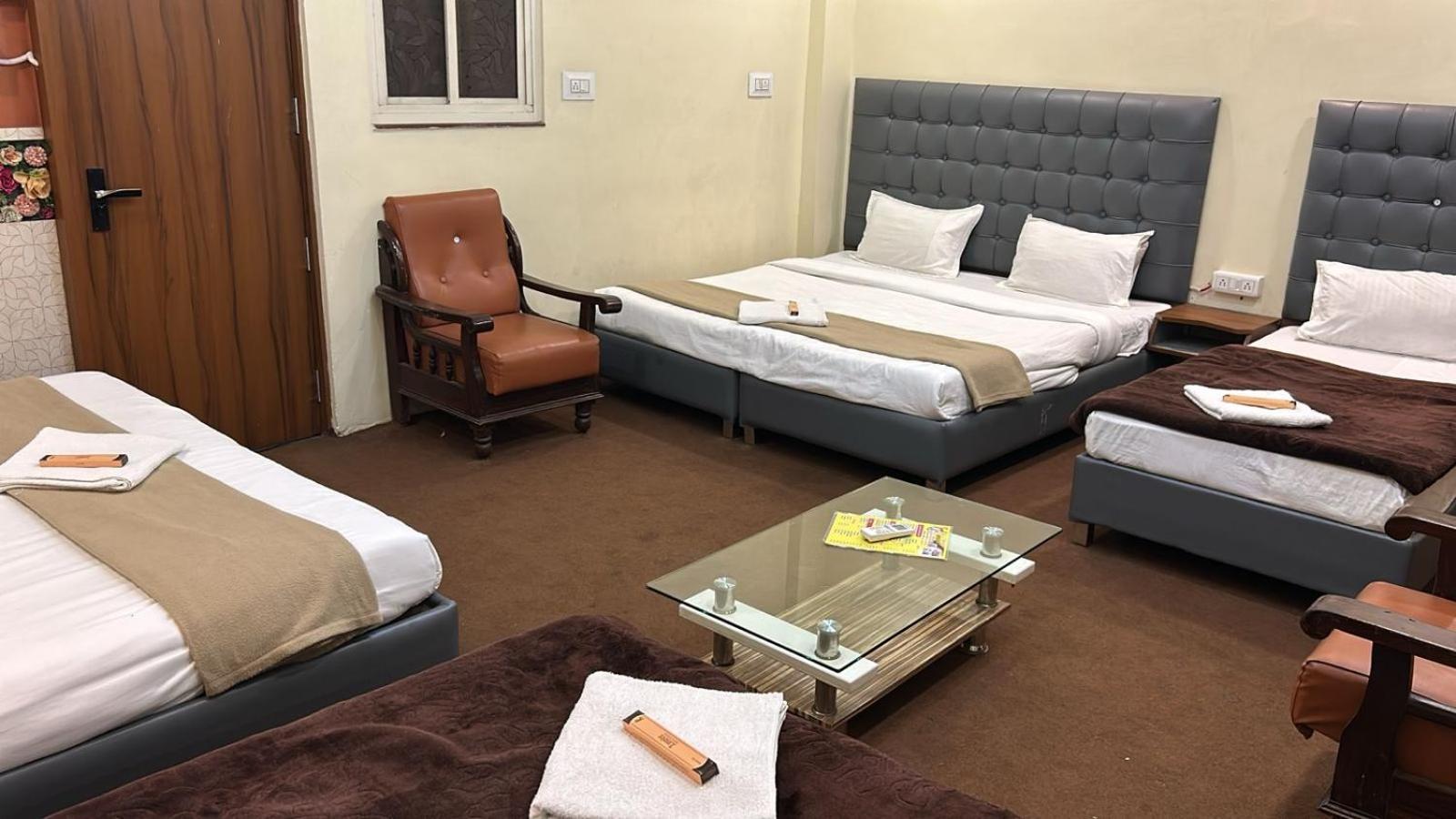 Hotel Empire اوجاين المظهر الخارجي الصورة