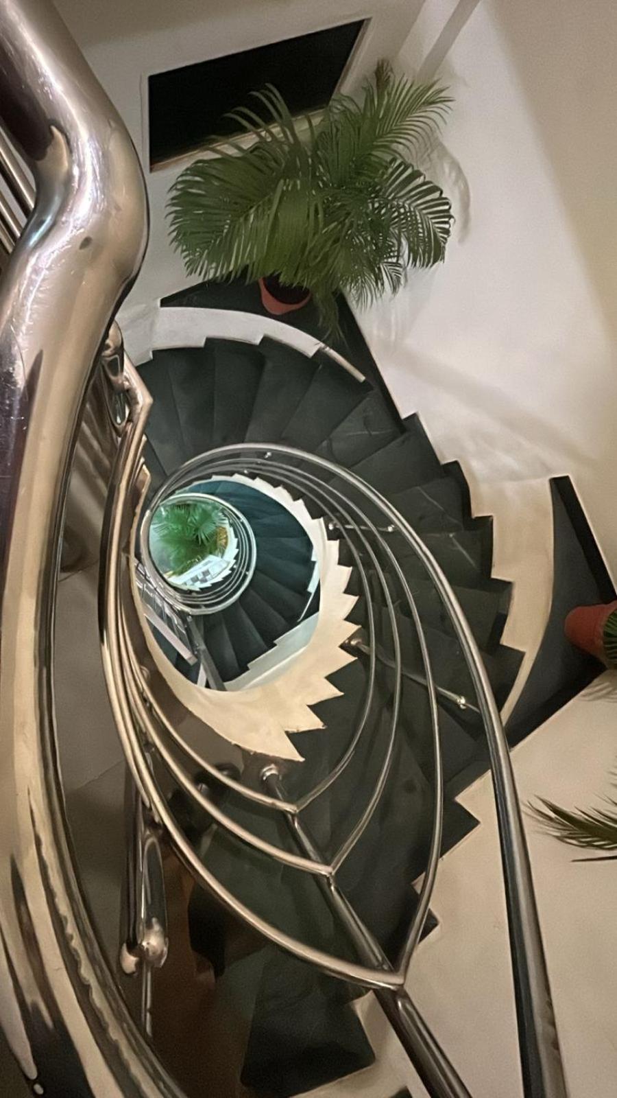 Hotel Empire اوجاين المظهر الخارجي الصورة